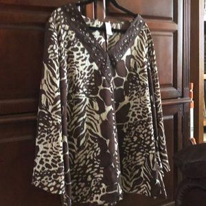 Tunic with brown stones